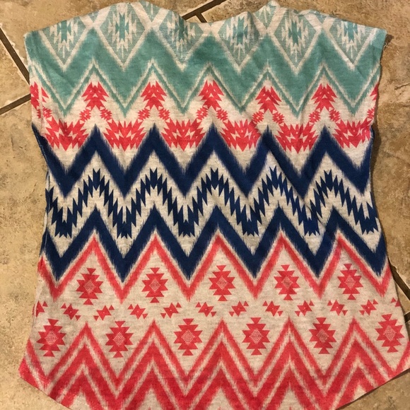 ⚡️3/$21 Girls ikat high/low top -size M - Picture 4 of 4